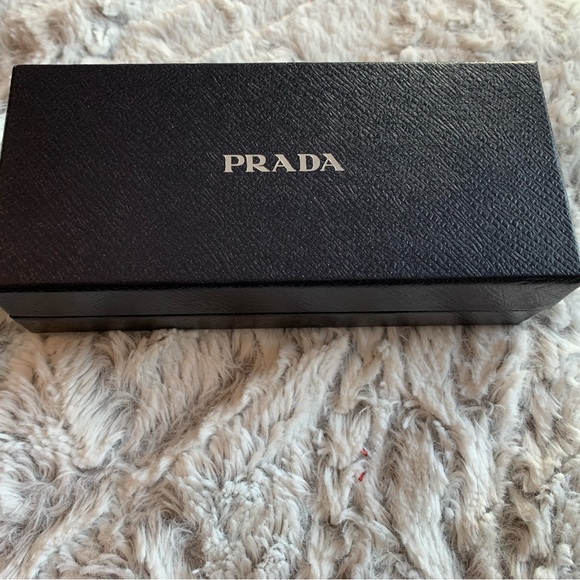 Prada Box - Picture 3 of 5